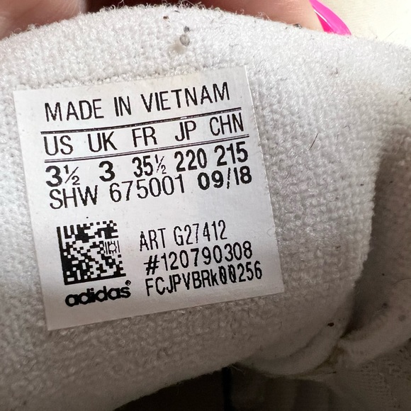 Adidas kids sneakers size 3.5 - Picture 5 of 5